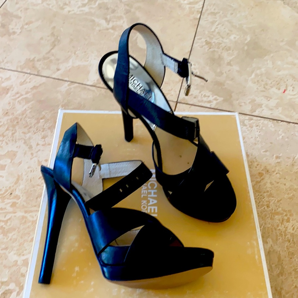 Gorgeous MK heels! Brand new!